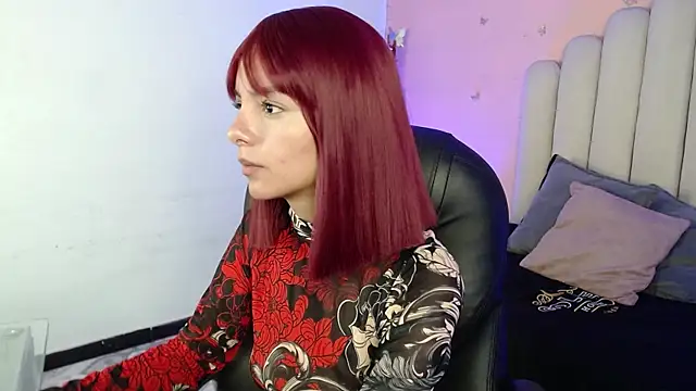 Snapshot of peyton_golden1 chatting on 10.10.25 peyton golden1 online show from 10.10.25