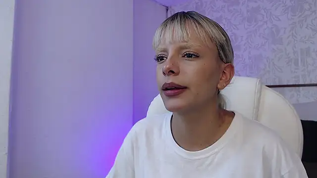 Snapshot of peyton_golden1 chatting on 12.04.25 peyton golden1 online show from 12.04.25