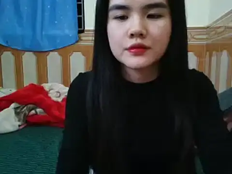 Snapshot of Yin-girl chatting on 01.07.25 Yin-girl online show from 01.07.25