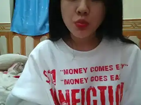 Snapshot of Yin-girl chatting on 02.03.25 Yin-girl online show from 02.03.25