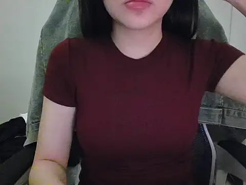 Snapshot of Yin-girl chatting on 09.26.25 Yin-girl online show from 09.26.25