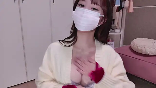 Snapshot of TsukasaSakai chatting on 12.22.24 TsukasaSakai online show from 12.22.24