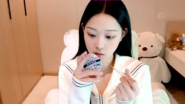 Snapshot of Xueb_J chatting on 01.22.25 Xueb J online show from 01.22.25