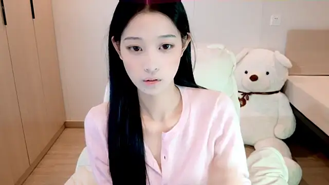 Snapshot of Xueb_J chatting on 09.19.25 Xueb J online show from 09.19.25