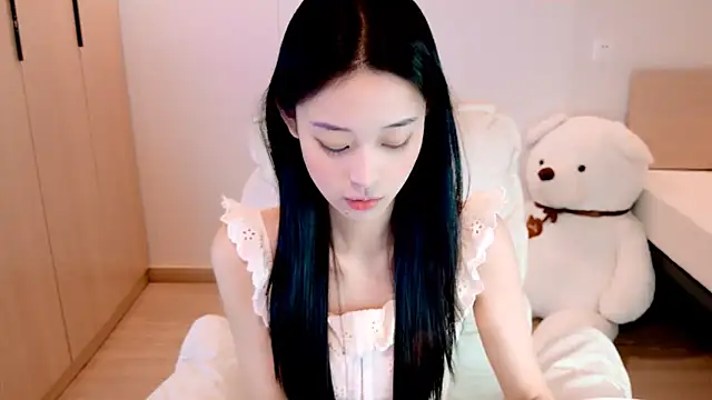 Snapshot of Xueb_J chatting on 12.03.25 Xueb J online show from 12.03.25