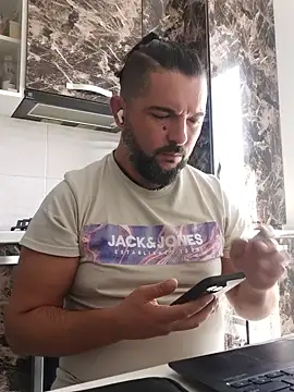 Snapshot of Winchesterguy chatting on 09.11.25 Winchesterguy online show from 09.11.25