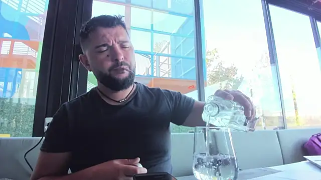 Snapshot of Winchesterguy chatting on 10.29.25 Winchesterguy online show from 10.29.25