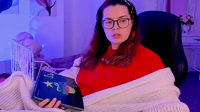 Snapshot of KeytSilvas chatting on 12.21.24 KeytSilvas online show from 12.21.24