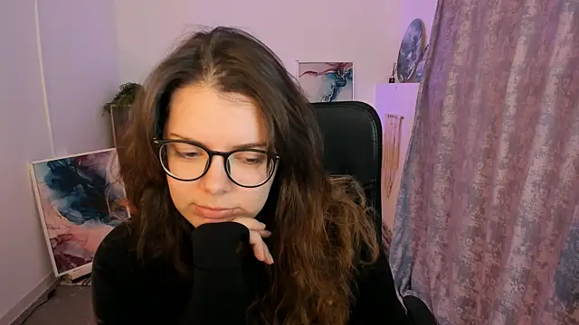 Snapshot of KeytSilvas chatting on 12.30.24 KeytSilvas online show from 12.30.24