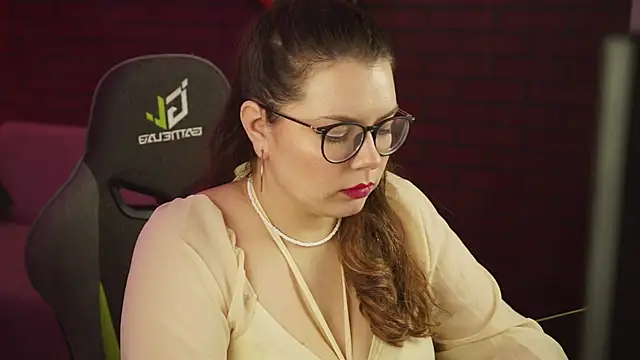 Snapshot of KeytSilvas chatting on 01.19.25 KeytSilvas online show from 01.19.25