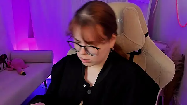 Snapshot of KeytSilvas chatting on 04.14.26 KeytSilvas online show from 04.14.26