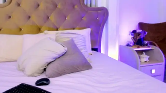 Snapshot of beauty_luna18 chatting on 01.23.25 beauty luna18 online show from 01.23.25