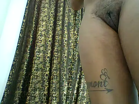 Snapshot of PrettyPrincess14 chatting on 11.14.25 PrettyPrincess14 online show from 11.14.25