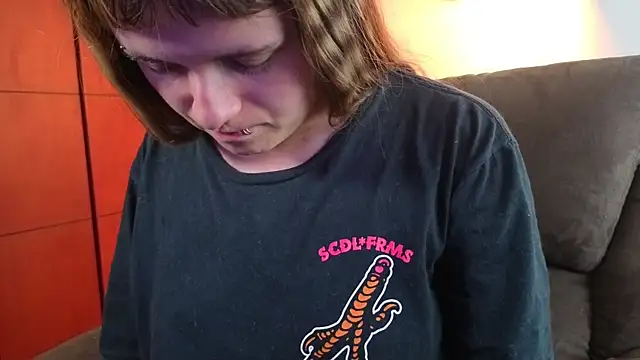 NEXT DOOR GIRL  online show from 12.13.25