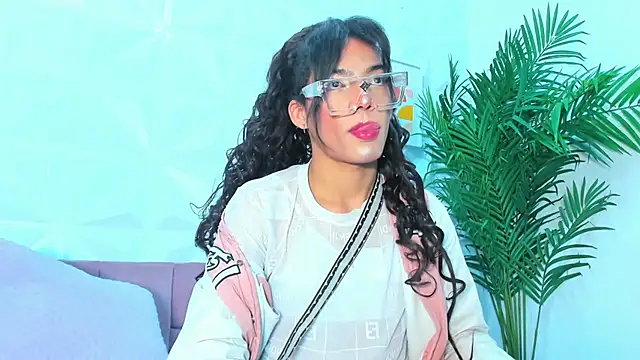 Snapshot of Briyit_Doll chatting on 01.22.25 Briyit Doll online show from 01.22.25