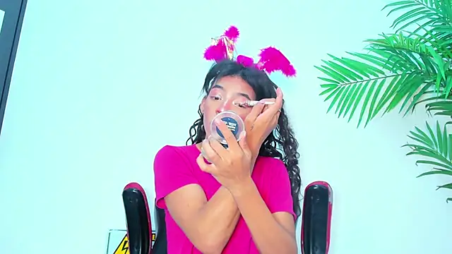 Snapshot of Briyit_Doll chatting on 01.30.25 Briyit Doll online show from 01.30.25