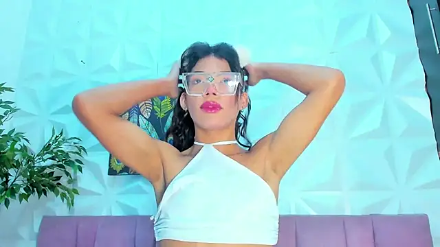 Snapshot of Briyit_Doll chatting on 02.19.25 Briyit Doll online show from 02.19.25