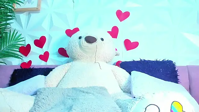 Snapshot of Briyit_Doll chatting on 09.20.25 Briyit Doll online show from 09.20.25