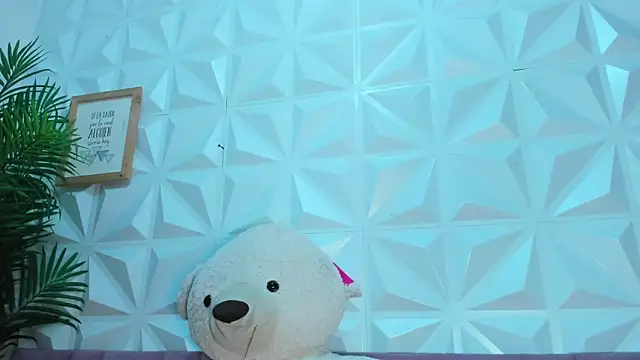 Snapshot of Briyit_Doll chatting on 09.24.25 Briyit Doll online show from 09.24.25