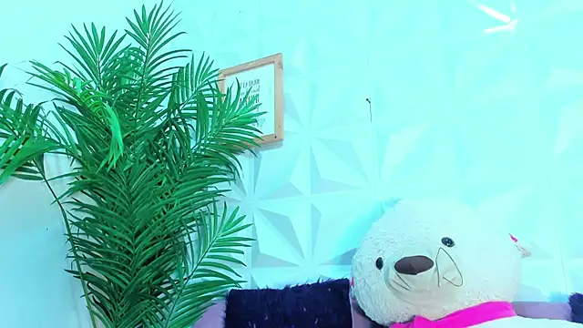 Snapshot of Briyit_Doll chatting on 10.01.25 Briyit Doll online show from 10.01.25