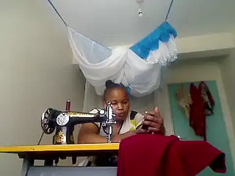 Snapshot of browndolly12 chatting on 02.22.25 browndolly12 online show from 02.22.25