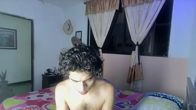 Snapshot of sweet_tippot chatting on 12.29.24 sweet tippot online show from 12.29.24