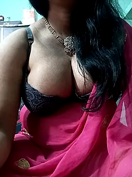 Snapshot of Savita_bhabhii chatting on 02.14.25 Savita bhabhii online show from 02.14.25