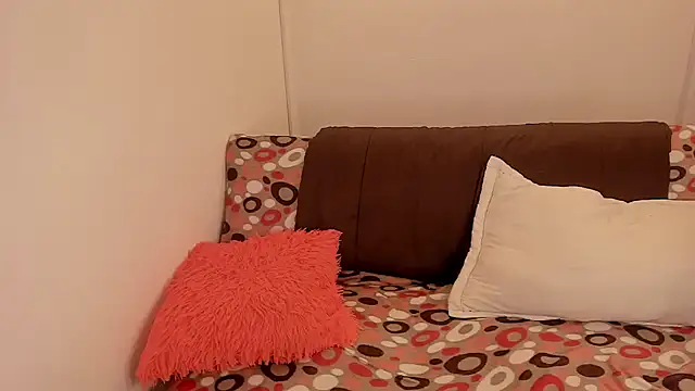 Snapshot of meganrossee69 chatting on 12.18.24 meganrossee69 online show from 12.18.24