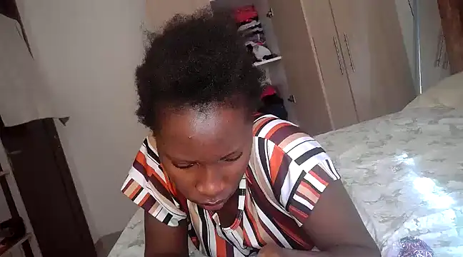 Snapshot of queen-goddess chatting on 02.20.25 queen-goddess online show from 02.20.25