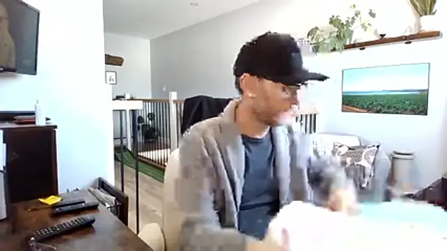 Snapshot of Bigdicktrav902 chatting on 03.03.26 Bigdicktrav902 online show from 03.03.26