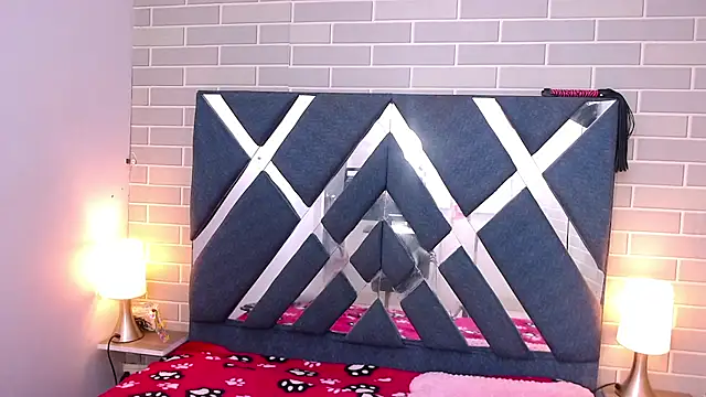 Snapshot of AndreaGil_ chatting on 01.14.25 AndreaGil online show from 01.14.25