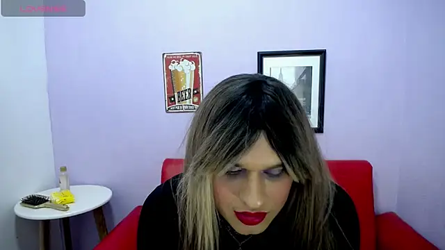 Snapshot of hkendrick chatting on 02.04.25 hkendrick online show from 02.04.25