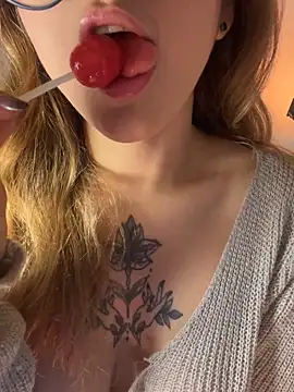 Snapshot of SweetJennaa chatting on 02.12.26 SweetJennaa online show from 02.12.26