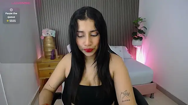 Snapshot of venuz_lee chatting on 12.28.24 venuz lee online show from 12.28.24