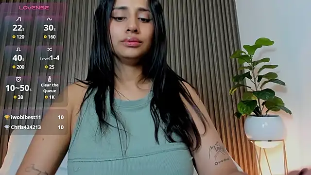 Snapshot of venuz_lee chatting on 01.22.25 venuz lee online show from 01.22.25