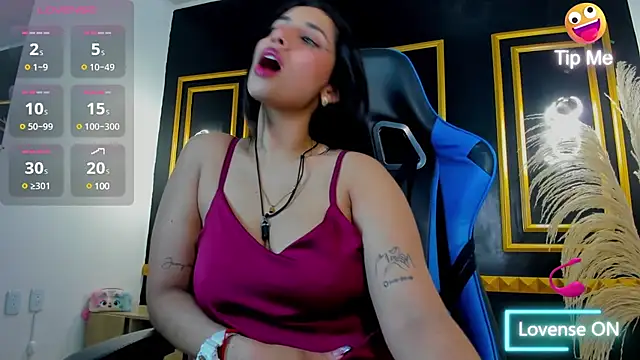 Snapshot of venuz_lee chatting on 02.08.25 venuz lee online show from 02.08.25