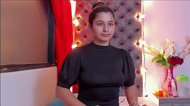 Snapshot of Megan_Whitte chatting on 01.15.25 Megan Whitte online show from 01.15.25