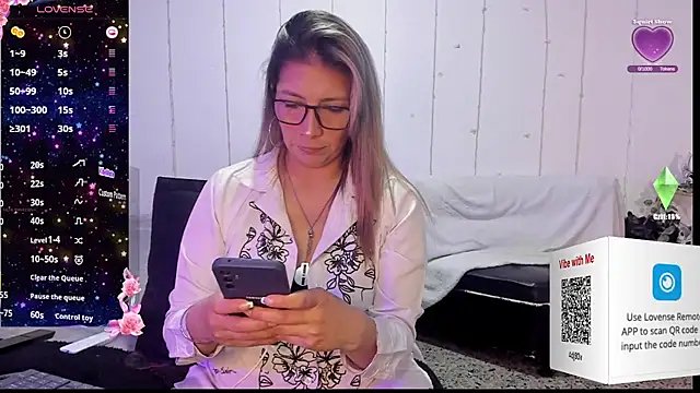 Snapshot of MichelleManson chatting on 01.29.25 MichelleManson online show from 01.29.25