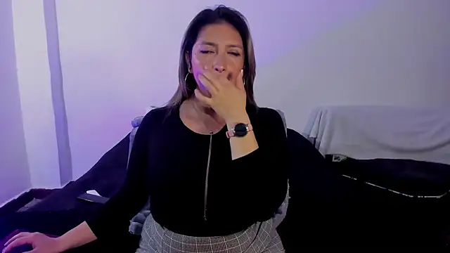 Snapshot of MichelleManson chatting on 11.12.25 MichelleManson online show from 11.12.25