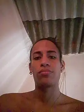 Snapshot of AlexaWarner chatting on 11.20.25 AlexaWarner online show from 11.20.25