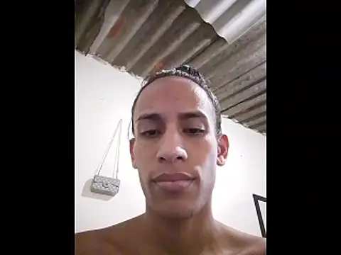 Snapshot of AlexaWarner chatting on 11.27.25 AlexaWarner online show from 11.27.25