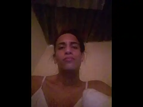 Snapshot of AlexaWarner chatting on 12.01.25 AlexaWarner online show from 12.01.25