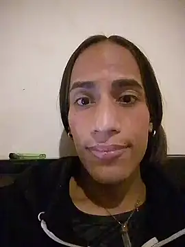 Snapshot of AlexaWarner chatting on 12.04.25 AlexaWarner online show from 12.04.25