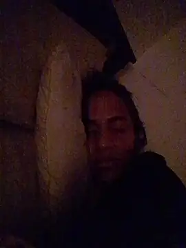 Snapshot of AlexaWarner chatting on 12.04.25 AlexaWarner online show from 12.04.25