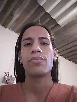 Snapshot of AlexaWarner chatting on 12.05.25 AlexaWarner online show from 12.05.25