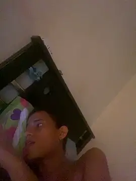 Snapshot of AlexaWarner chatting on 12.16.25 AlexaWarner online show from 12.16.25