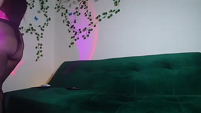 cattaleya02 online show from 12.19.24