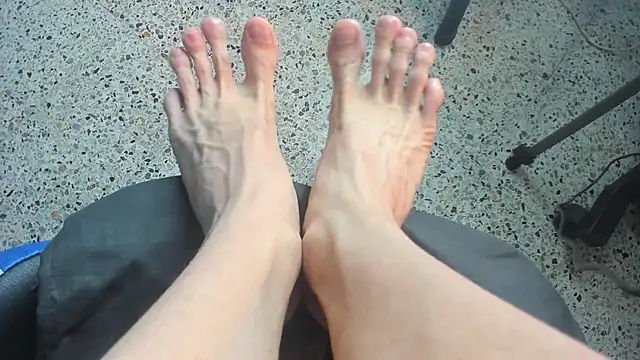 Snapshot of VladHellsing4 chatting on 01.01.25 VladHellsing4 online show from 01.01.25