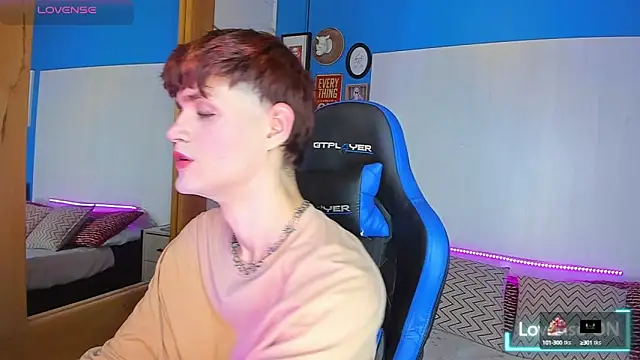 Snapshot of VladHellsing4 chatting on 02.07.25 VladHellsing4 online show from 02.07.25