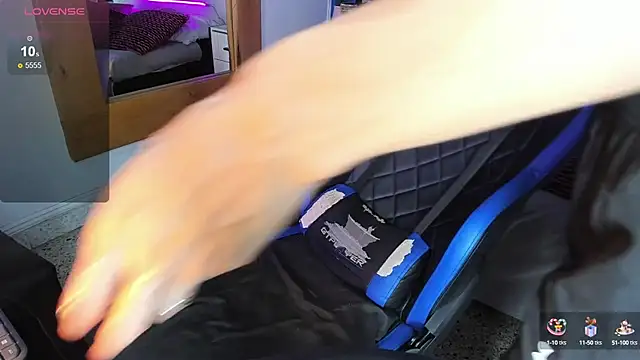 Snapshot of VladHellsing4 chatting on 02.09.25 VladHellsing4 online show from 02.09.25